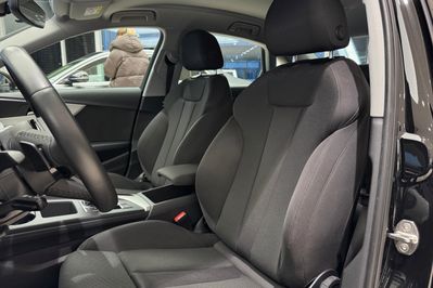 Audi A4 35 TFSI mHEV S Line S tronic