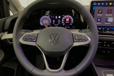 Volkswagen Golf LIFE PLUS 1.5 eTSI EVO2 DSG7