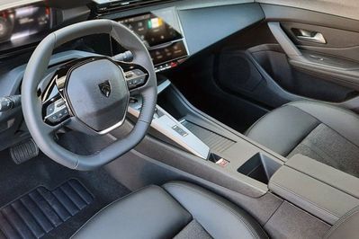 Peugeot 408 Business 1.2 mHEV e-DSC6