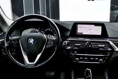 BMW Seria 5 530e iPerformance xDrive Luxury Line sport-aut