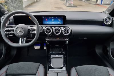 Mercedes Klasa A 250 e z EQ  AMG Line