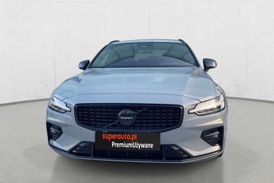 Volvo V60 B4 B Plus Dark