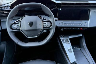 Peugeot 408 Allure e-DCS 1.2 mHEV