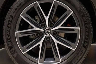 Lexus LBX Hybrid Cool
