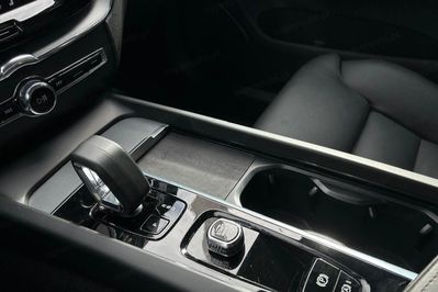 Volvo XC60 B5 B AWD Plus Dark aut