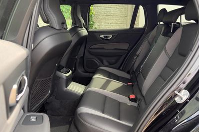 Volvo V60 T6 AWD Plug-In Hybrid Plus Dark aut