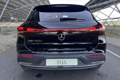 Mercedes EQA 250+  Progressive