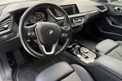 BMW Seria 2 218i Sport Line
