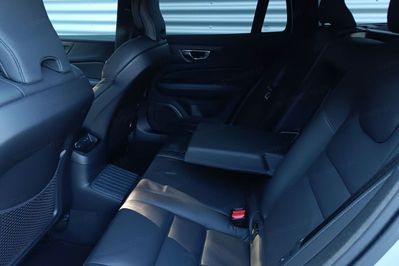 Volvo V60 T6 AWD Plug-In Hybrid Plus Dark