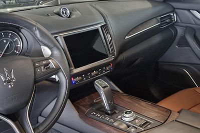 Maserati Levante GT AWD Nerissimo Sport