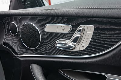 Mercedes E Klasa E 300 Coupe 2.0 9G-TRONIC
