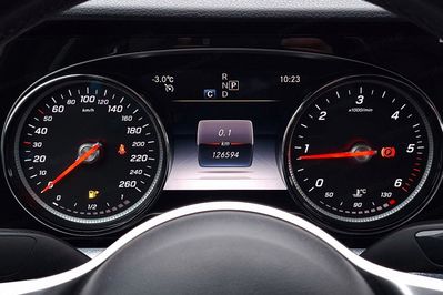 Mercedes E Klasa 220 d 4MATIC