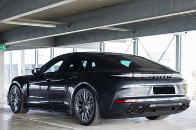Porsche Panamera 4 E-Hybrid