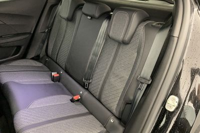Peugeot 2008 ALLURE 1.2 mHEV e-DCS6