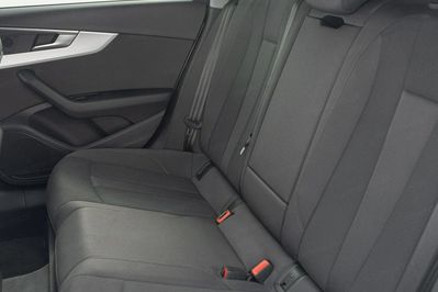 Audi A4 35 TFSI mHEV S tronic