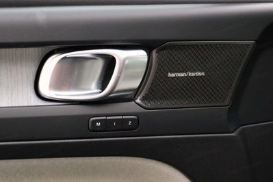 Volvo XC40 B3 Plus Dark