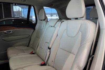 Volvo XC90 D5 AWD Momentum Pro 7os