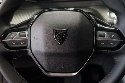 Peugeot 208 Allure e-DCS6  1.2 mHEV