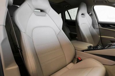 Porsche Panamera 4 E-Hybrid