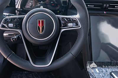 Hongqi H5 Deluxe 2.0T DSG