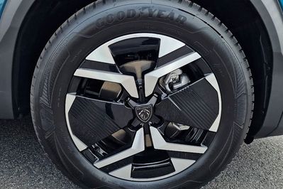 Peugeot 2008 Allure e-DCS 1.2 mHEV