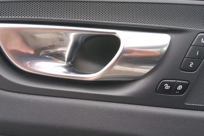 Volvo XC60 B5 B AWD Plus Dark