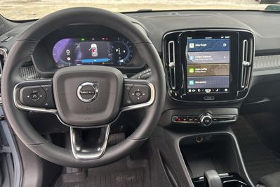 Volvo XC40 B3 Plus Dark