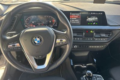 BMW Seria 1 118i Sport Line