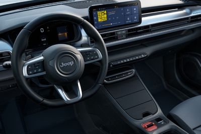Jeep Avenger Summit 1.2 mHEV e-DCT6