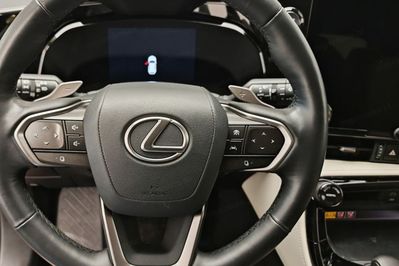 Lexus NX 350h Omotenashi 2.5 Hybrid AWD