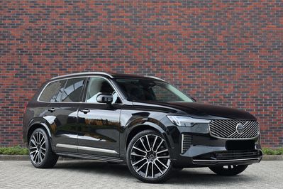 Volvo XC90 B5 AWD Ultra Bright