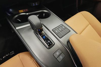 Lexus UX 300h F Sport Design 2.0 Hybrid Dynamic Force