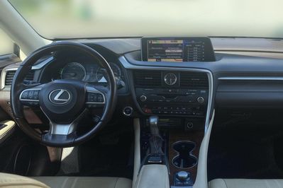 Lexus RX 450h Omotenashi