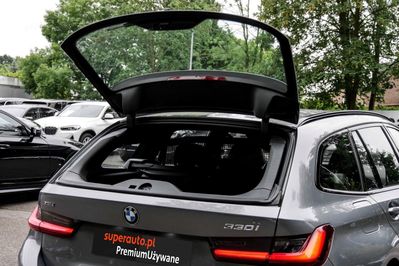 BMW Seria 3 Touring 330i xDrive M Sport