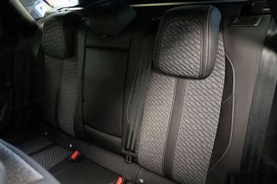 Peugeot 308 Business EAT8 1.5 BlueHDi