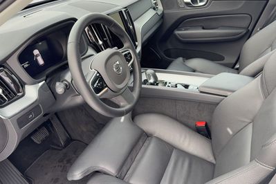 Volvo XC60 B5 B AWD Plus Dark aut