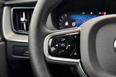 Volvo XC60 B5 B AWD Plus Dark aut