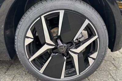 Peugeot 208 GT eDCS 1.2 mHEV