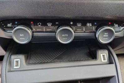 Citroen C4 X Plus eDCT6 1.2 mHEV