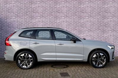 Volvo XC60 B5 AWD Ultra Dark