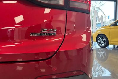 MG ZS 1.5 HEV+ Exclusive aut