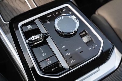 BMW Seria 7 740d xDrive Nero Lusso Edition
