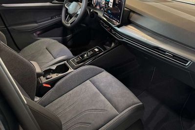 Volkswagen Golf Style 1.5 eTSI mHEV DSG