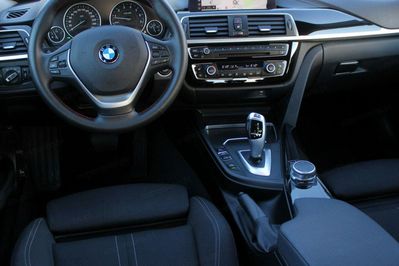 BMW Seria 3 Gran Turismo 320i GPF Sport Line aut