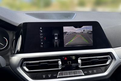 BMW Seria 3 320i xDrive Advantage