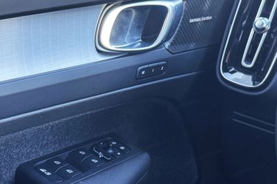 Volvo XC40 B3 Plus Dark