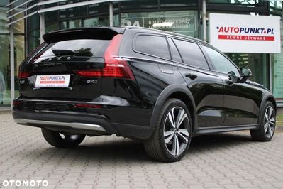 Volvo V60 B4 D Cross Country