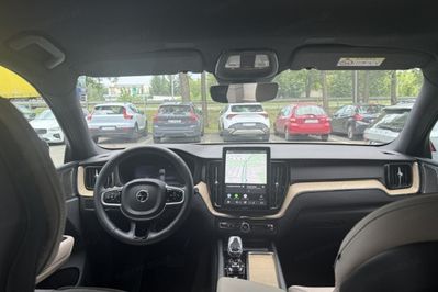 Volvo XC60 B5 B AWD Plus Dark