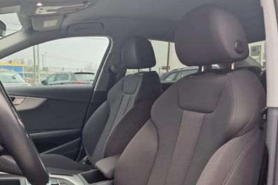 Audi A4 35 TFSI mHEV S Line