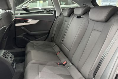 Audi A4 35 TFSI mHEV Advanced S tronic